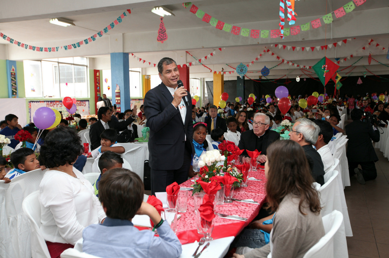 Ninos Y Jovenes Que Dejaron El Trabajo En Las Calles Almorzaron