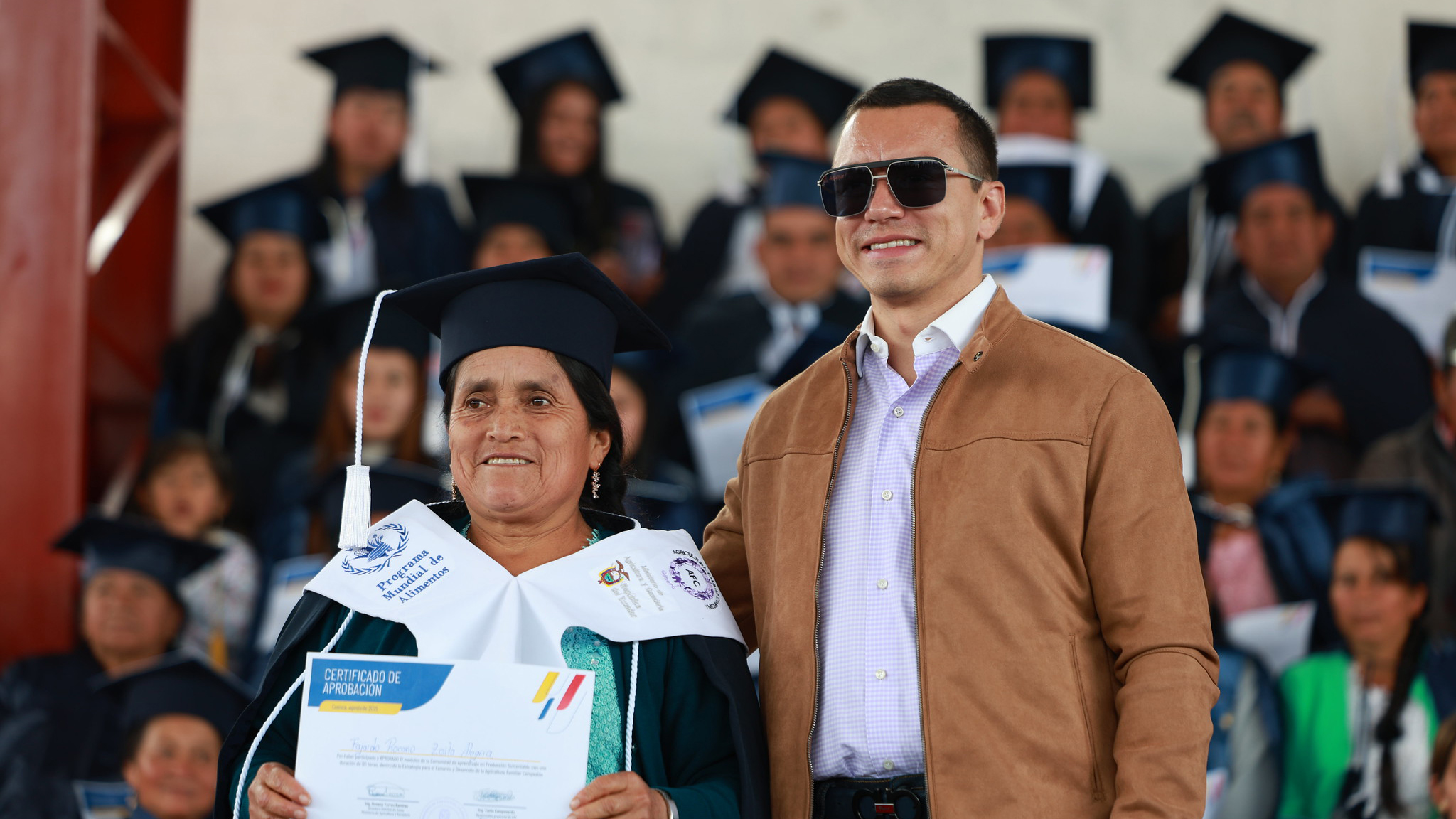 EL GOBIERNO NACIONAL IMPULSA EL DESARROLLO DE AZUAY CON BENEFICIOS AGRÍCOLAS Y VIVIENDAS SUBVENCIONADAS