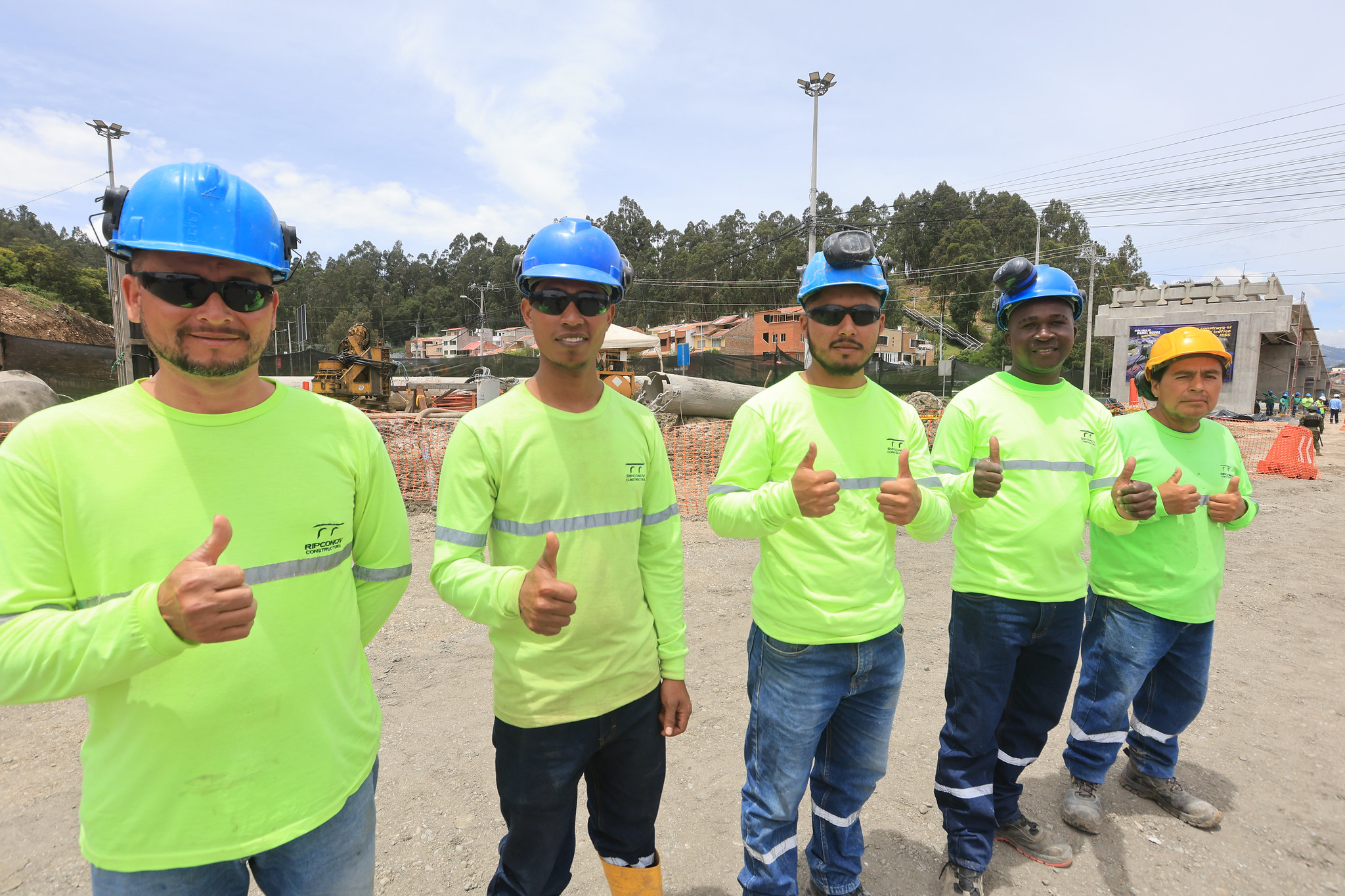 PRESIDENTE NOBOA SUPERVISÓ EL AVANCE DE LA OBRA DEL DISTRIBUIDOR MONAYIESS, UNA SOLUCIÓN VIAL ESPERADA POR MÁS DE UNA DÉCADA EN EL AUSTRO