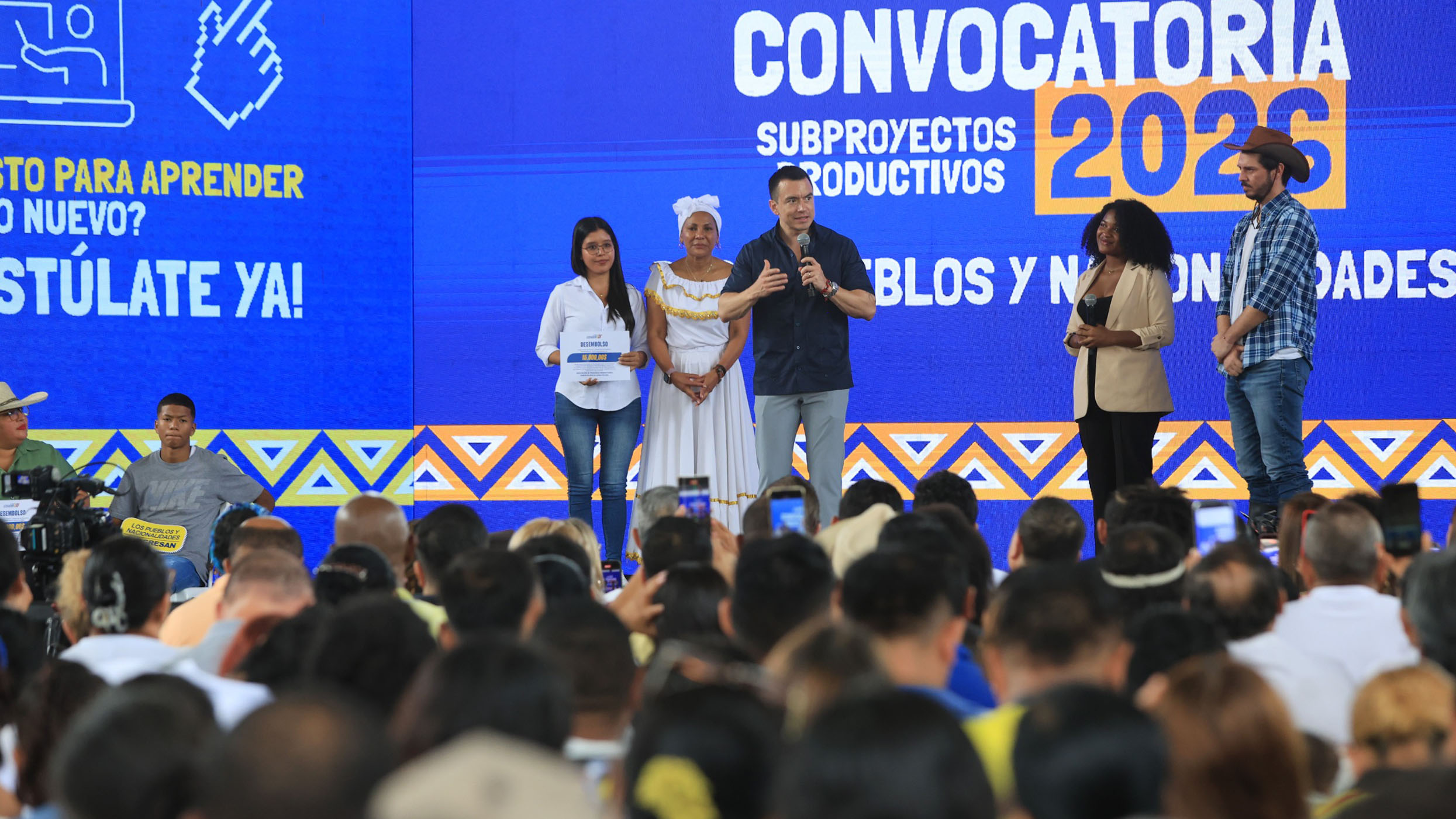 EL PRESIDENTE NOBOA ENTREGÓ USD 1,3 MILLONES PARA PROYECTOS PRODUCTIVOS Y 10.000 BECAS PARA FORTALECER A PUEBLOS Y NACIONALIDADES
