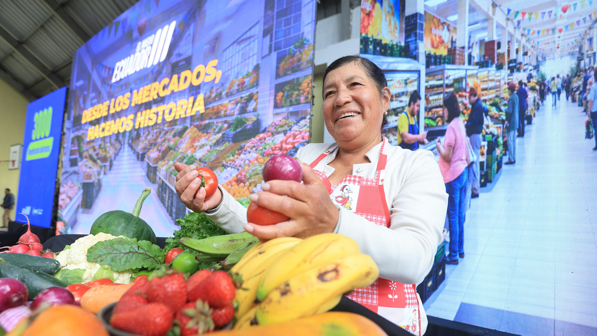 PRESIDENTE DANIEL NOBOA DESTACA LA LABOR DE SU GOBIERNO EN SEGURIDAD, COMERCIO Y CONSTRUCCIÓN