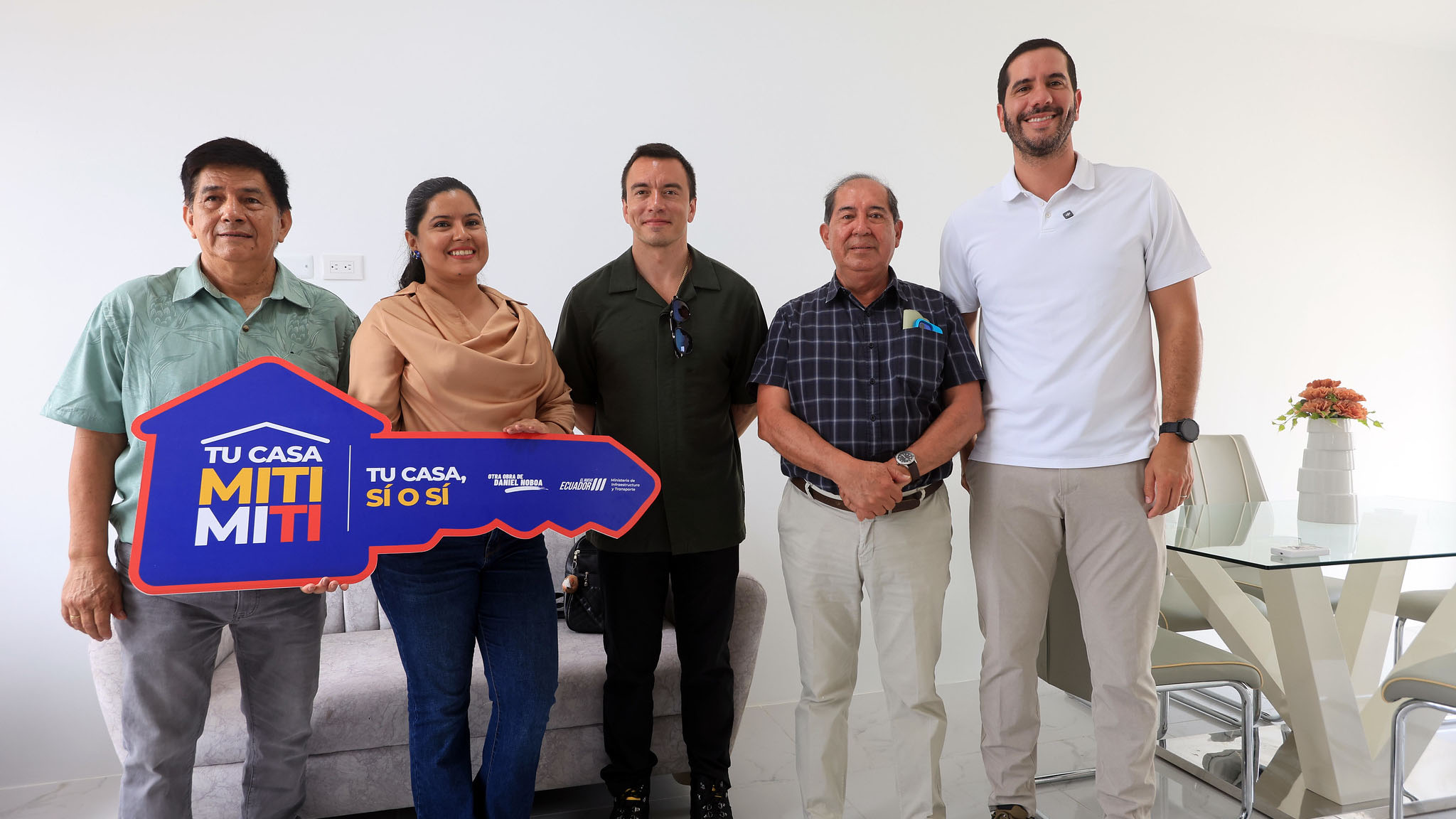 EL PRESIDENTE DANIEL NOBOA ENTREGA VIVIENDA DIGNA EN EL ORO GRACIAS A LAS INICIATIVAS DE FINANCIAMIENTO MITI-MITI Y CREDICASA