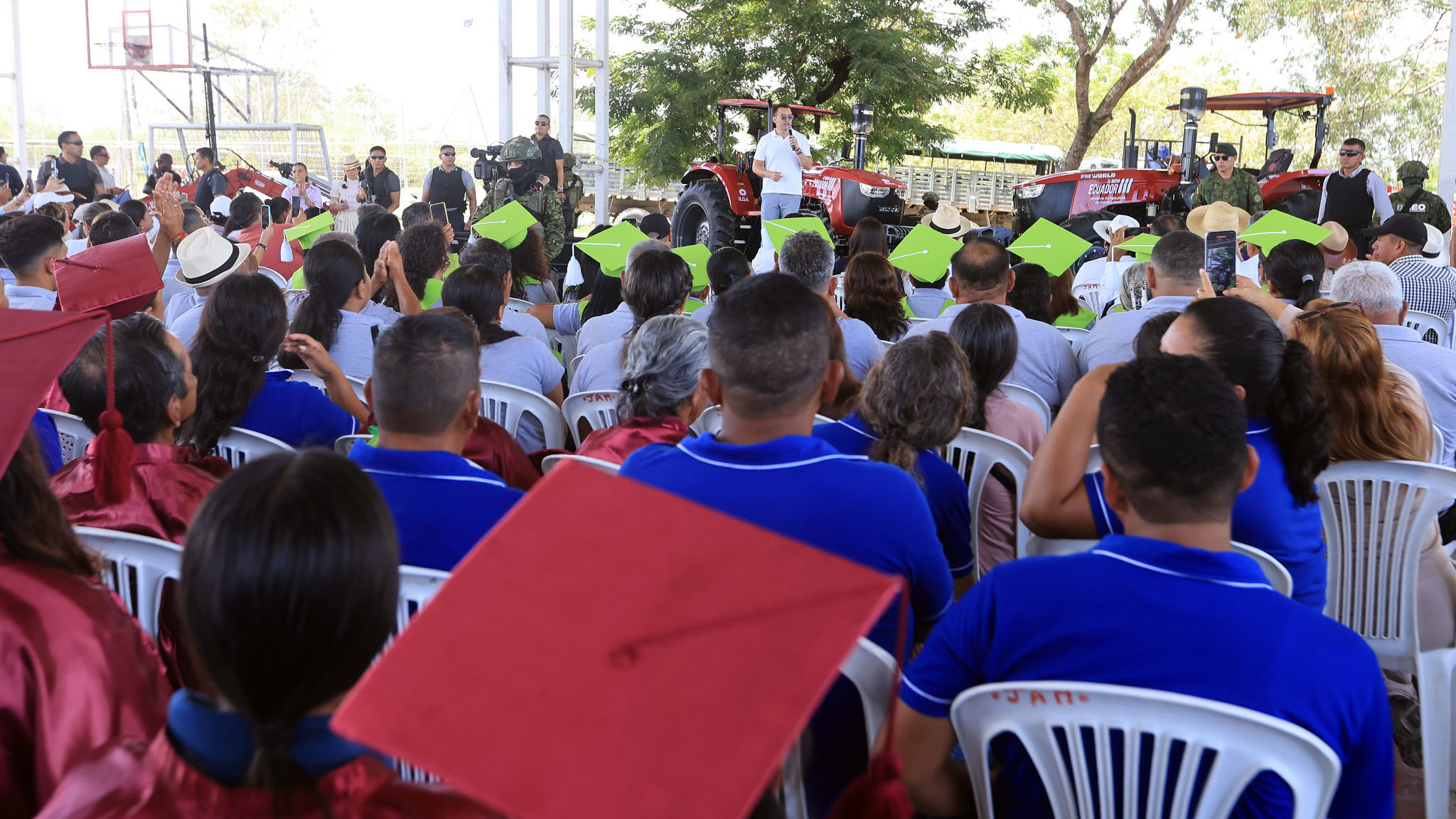 PEQUEÑOS Y MEDIANOS PRODUCTORES DE GUAYAS RECIBEN MAQUINARIA, SEGURIDAD JURÍDICA Y RESPALDO DEL GOBIERNO DEL PRESIDENTE NOBOA
