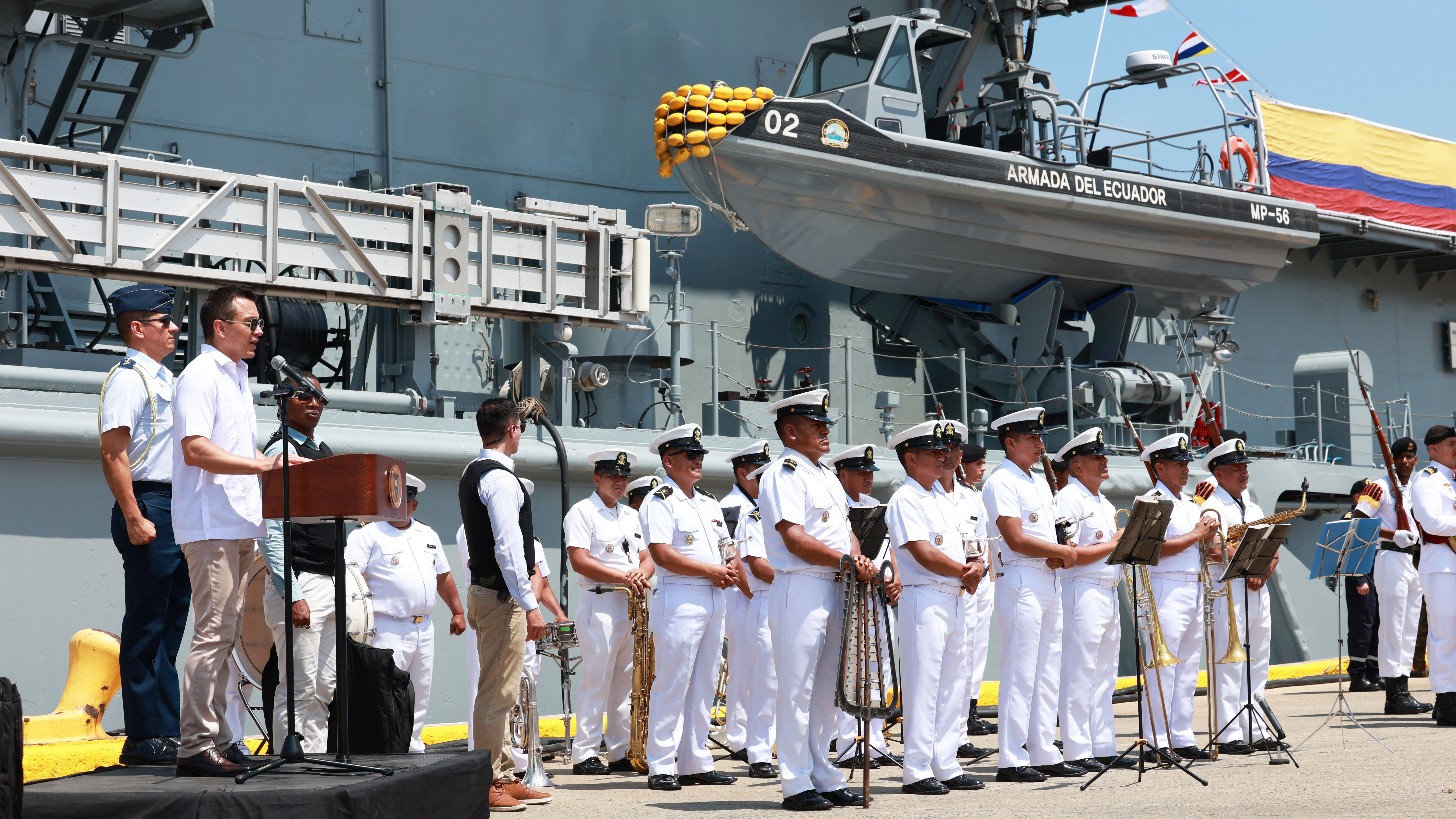 GOBIERNO NACIONAL REFUERZA LA DEFENSA MARÍTIMA INCORPORANDO BUQUE MULTIPROPÓSITO