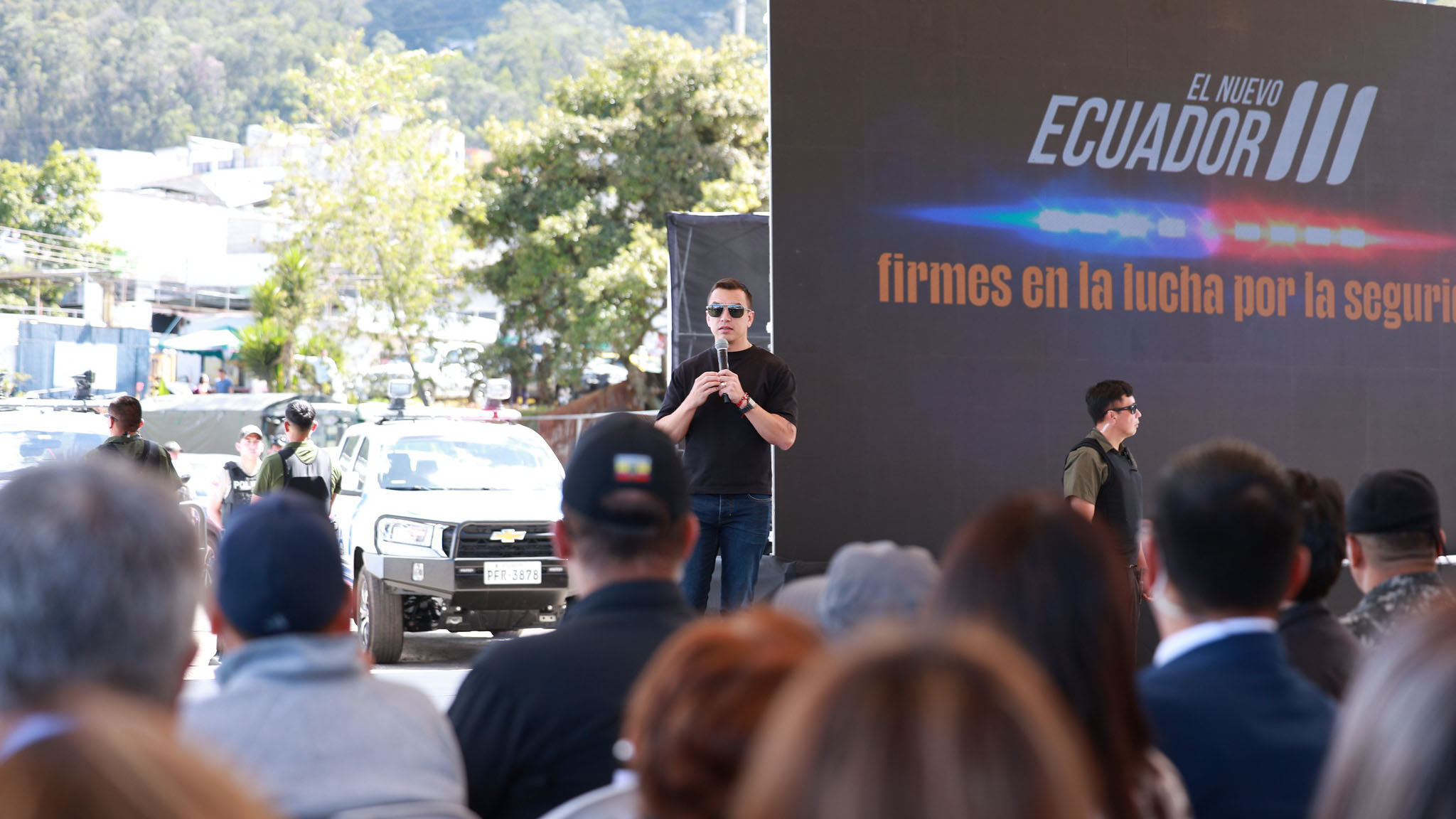 DANIEL NOBOA ENTREGÓ 223 NUEVOS VEHÍCULOS QUE SE SUMAN A LA LUCHA POR LA SEGURIDAD DEL PAÍS