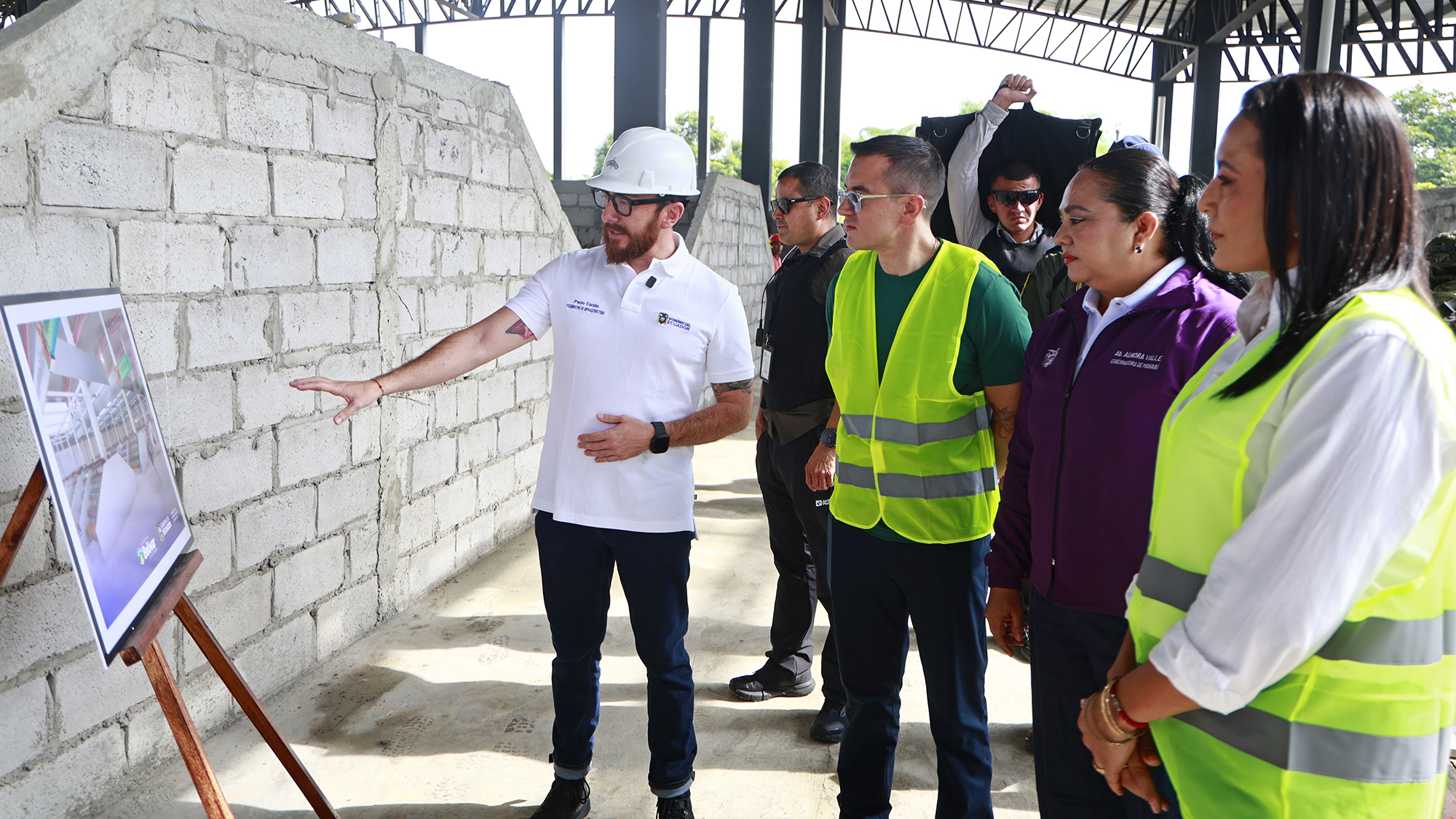 CON UNA INVERSIÓN DE USD 5,2 MILLONES AVANZA LA HISTÓRICA CONSTRUCCIÓN DEL MERCADO DE CALCETA