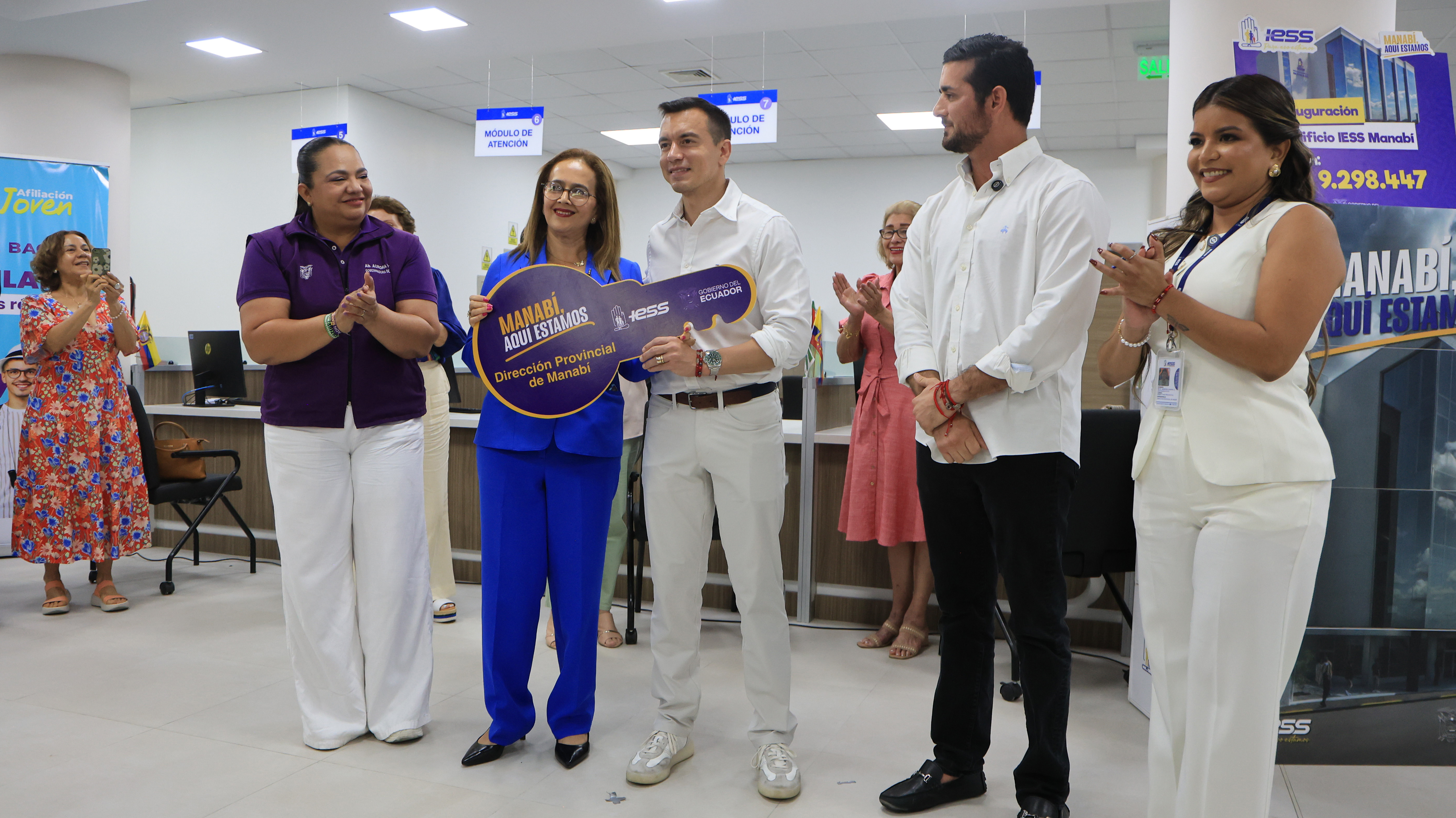 TRAS 10 AÑOS DE ESPERA EL PRESIDENTE DANIEL NOBOA HACE REALIDAD LA NUEVA SEDE PROVINCIAL DEL IESS MANABÍ