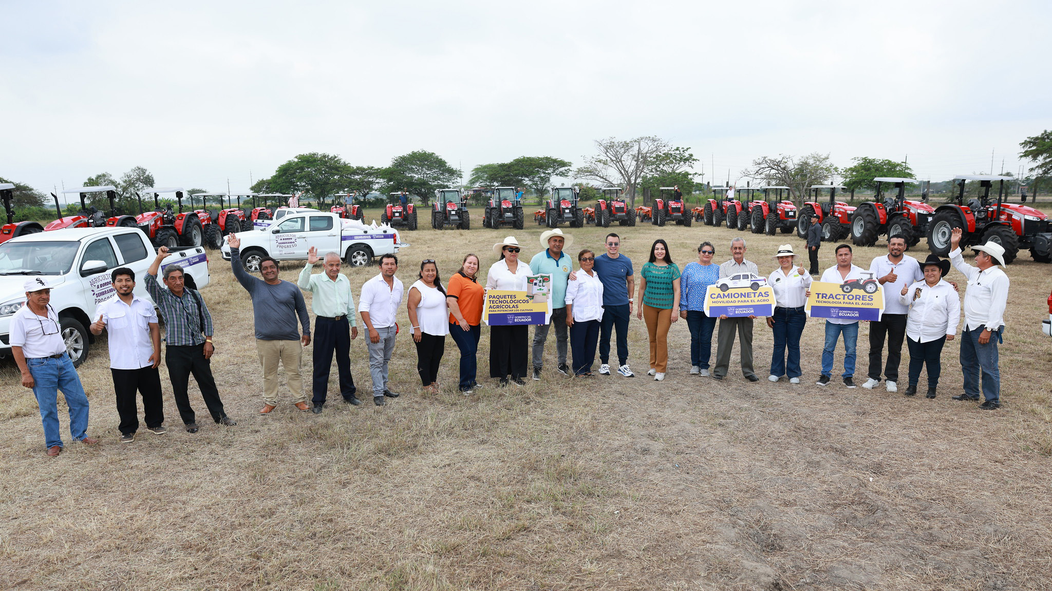 DANIEL NOBOA IMPULSA EL AGRO EN GUAYAS, LOS RÍOS Y SANTA ELENA CON LA ENTREGA DE INSUMOS, CRÉDITOS Y MAQUINARIA AGRÍCOLA