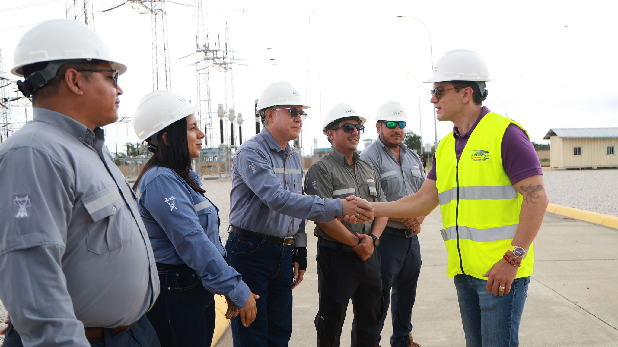 PRESIDENTE DANIEL NOBOA FORTALECE LA TRANSMISIÓN DE ENERGÍA ELÉCTRICA PARA GUAYAQUIL CON LA AMPLIACIÓN DE LA SUBESTACIÓN LAS ESCLUSAS