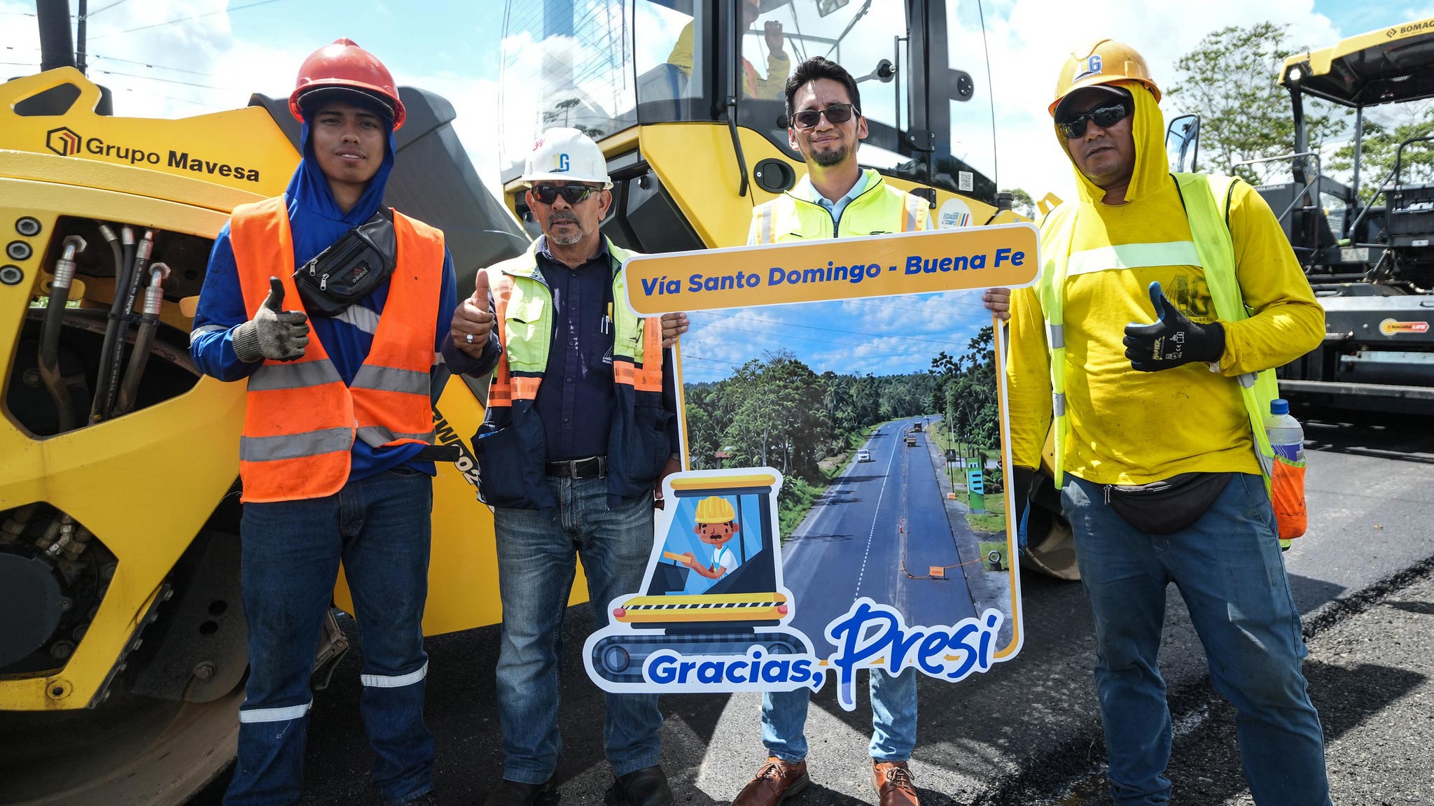 EL PRESIDENTE NOBOA RECORRIÓ LA AMPLIACIÓN DE LA VÍA SANTO DOMINGO  BUENA FE, OBRA QUE POTENCIARÁ EL COMERCIO ENTRE LA COSTA Y LA SIERRA